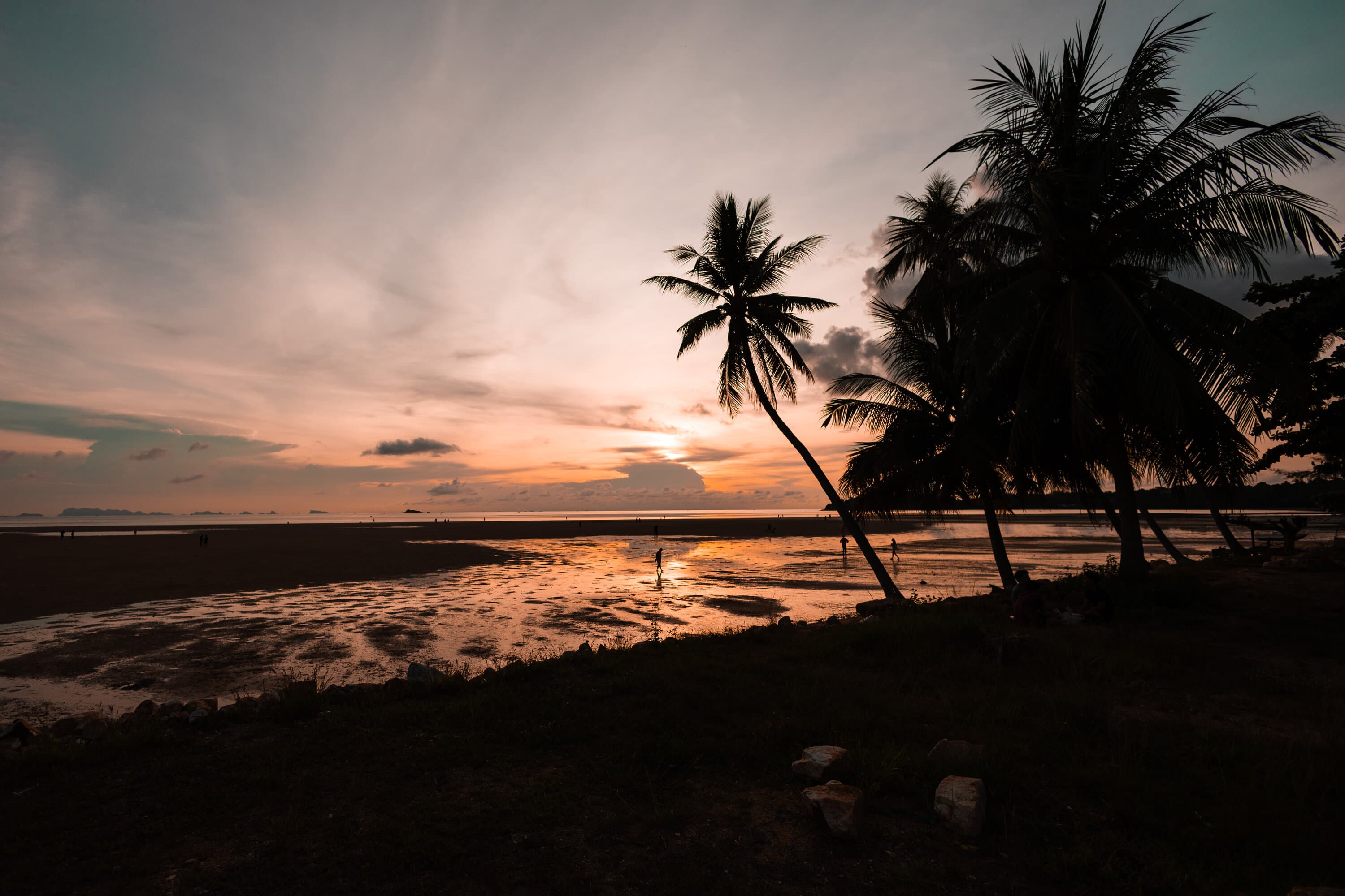 Hin Kong Beach at sunset — coconut palms, Gulf of Thailand — Caya Beach