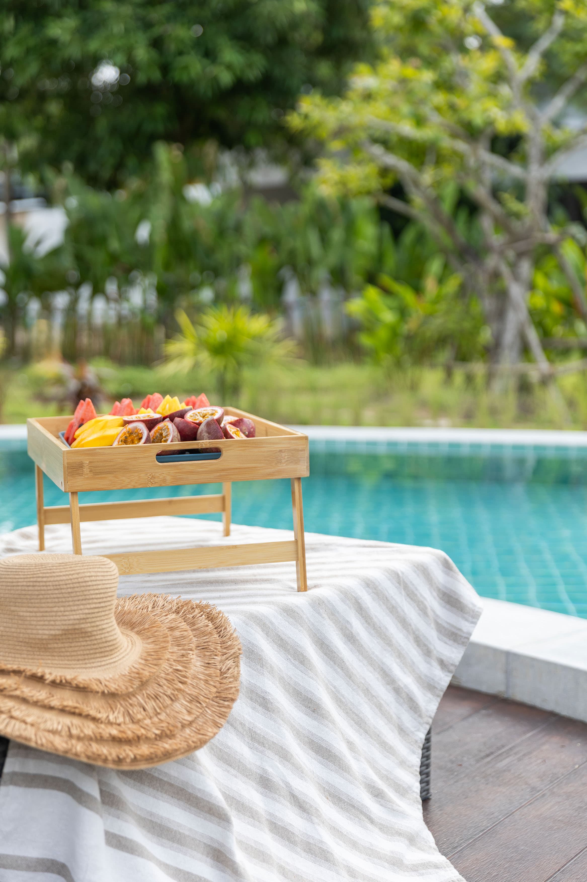 Bedroom with sliding doors to garden balcony — Caya Beach